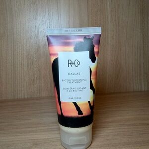 R+Co Dallas Biotin Thickening Treatment with Sunset Design